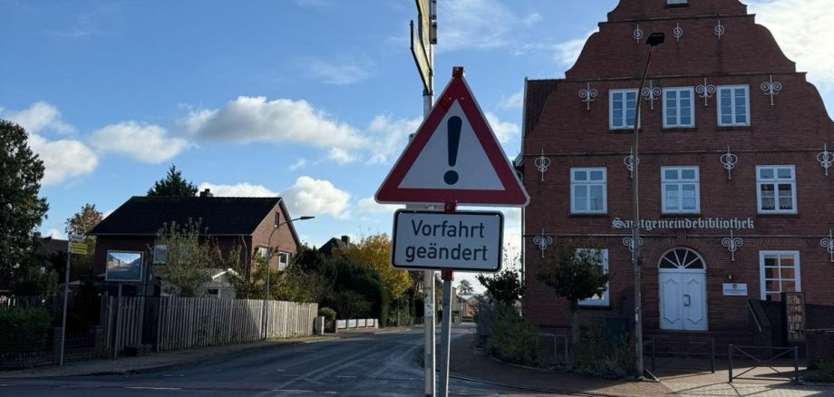 Intersection with changed right of way