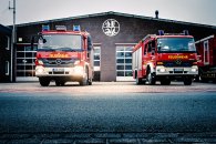 Brandweer Neuenhaus 2 brandweerwagens voor de brandweerkazerne in Neuenhaus