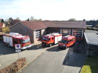 Lokale brandweer Veldhausen 3 brandweerwagens voor de brandweerkazerne in Veldhausen