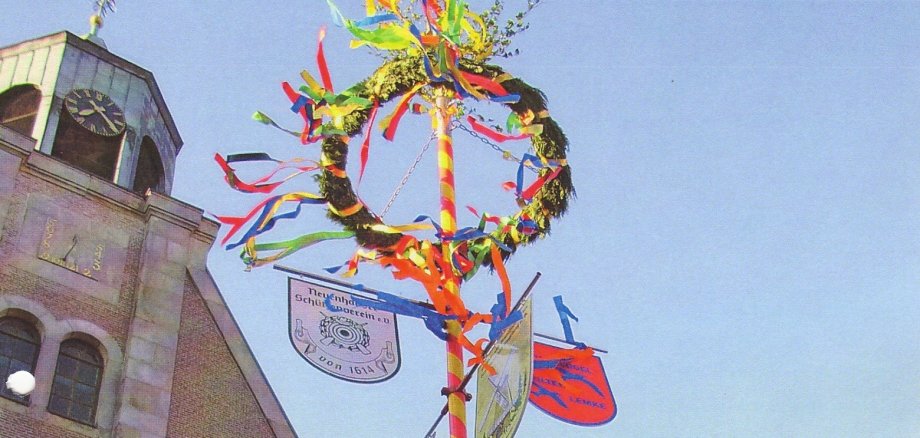 Maypole kerkplein