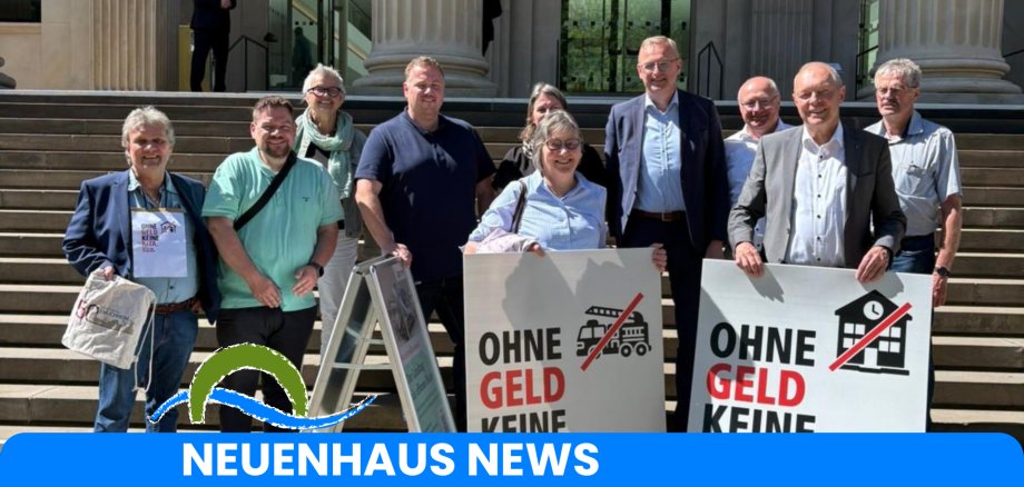 Rettet die Kommunen Rettet die Kommunen Gruppenbild vorm Landtag