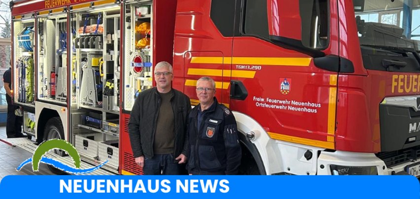 Christian Patzki und Michael Kramer vor neuem TLF