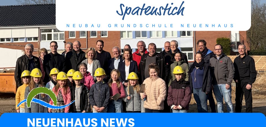 Gruppenbild aller Beteiligten zum Spatenstich